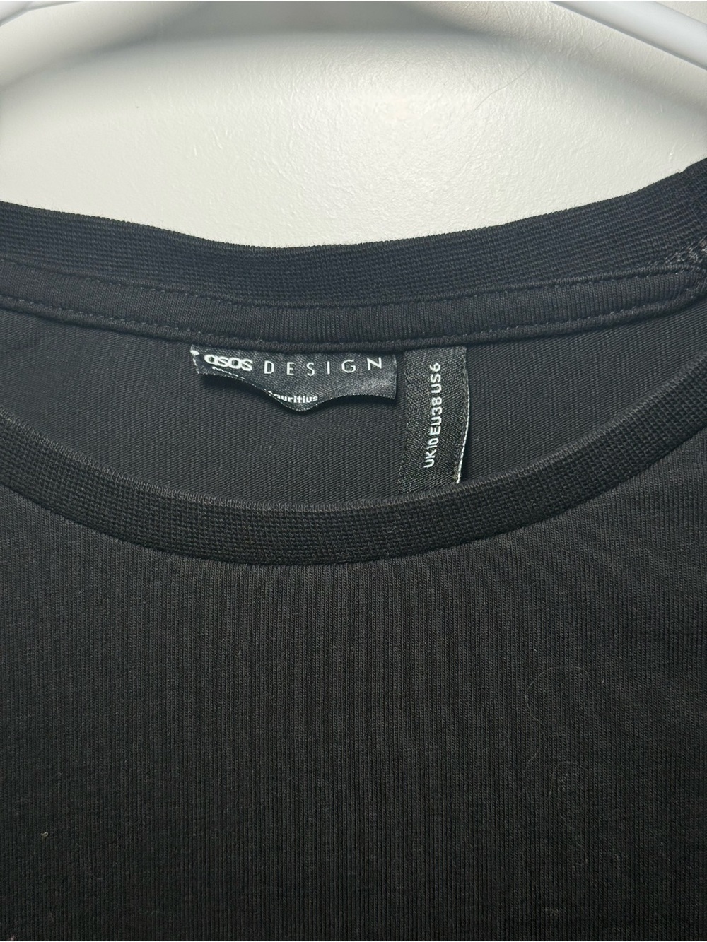 ASOS Black Long-Sleeve Crewneck Tee Organic Cotton - Picture 2 of 6